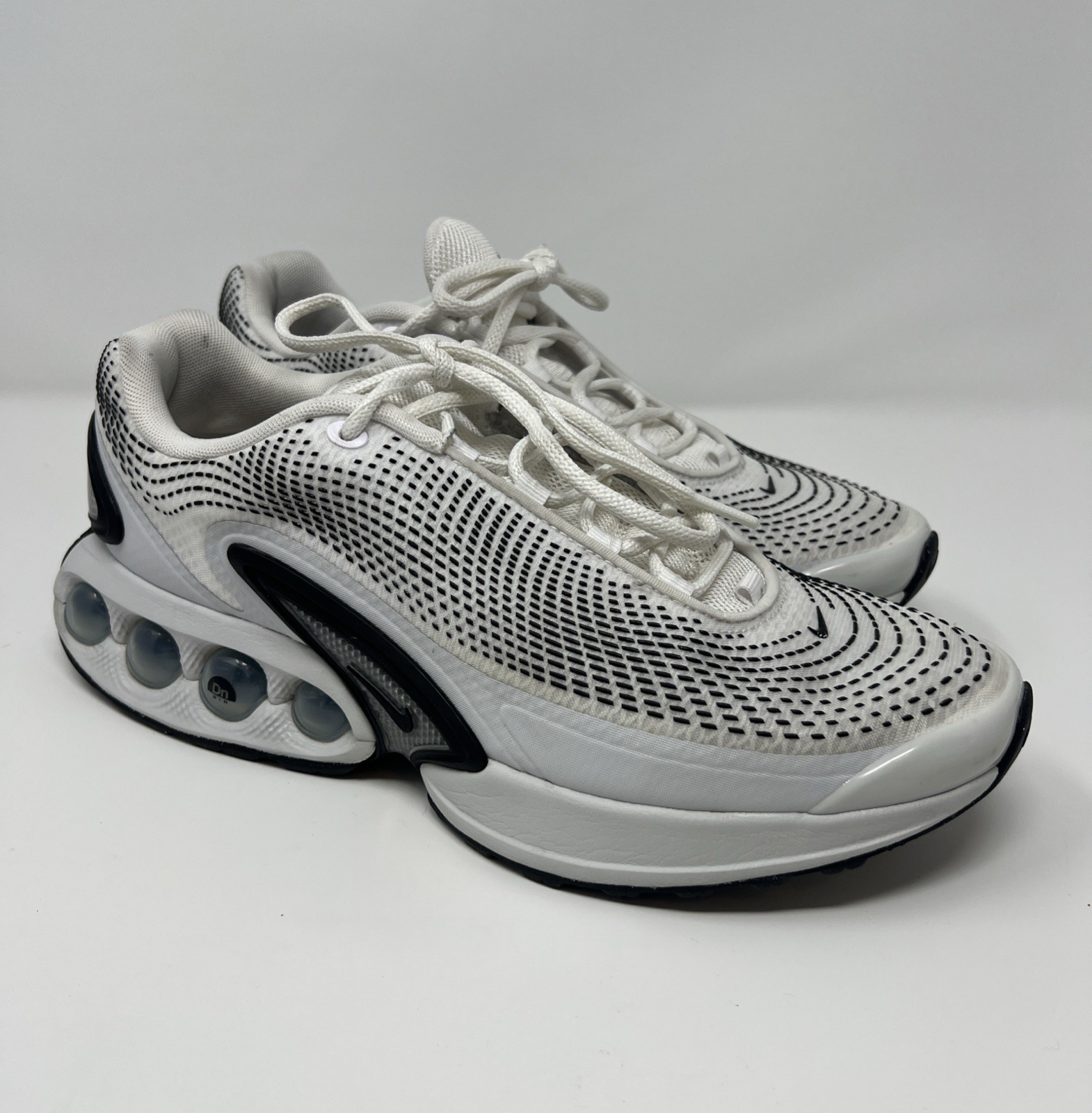 Nike Air Max DN Men's 10 Black/White DV3337-103 Sneakers Shoes