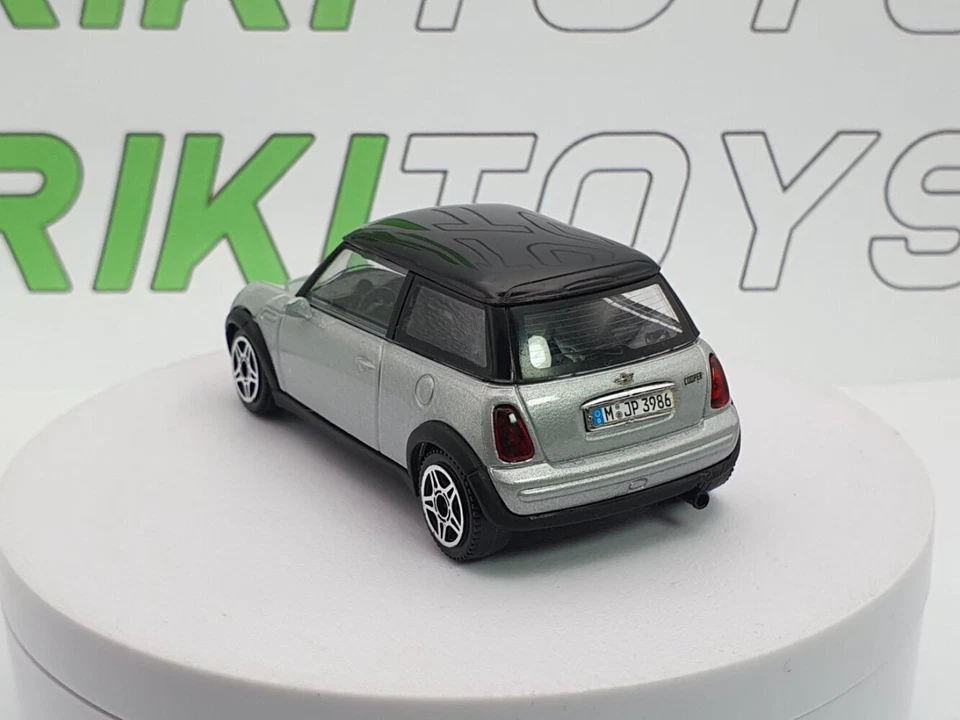 Mini Cooper Burago 1/43 argent 2001 - Photo 2/4