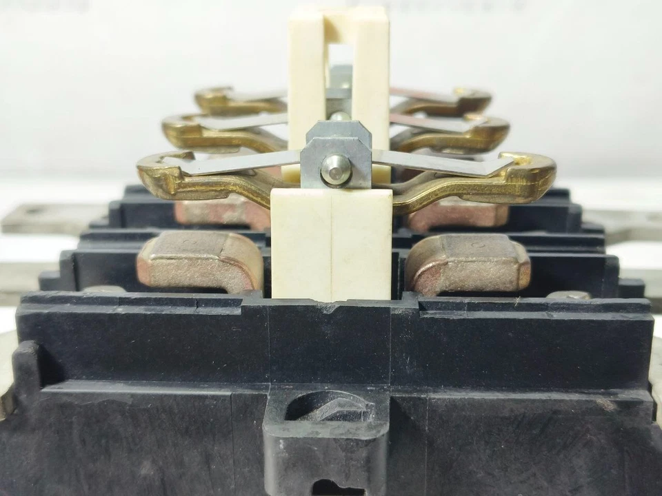 CONTACTOR MAGNÉTICO ASEA EH 100 3 POLOS 220V 50Hz sk824 bobina 100-al eh100 envío gratuito Foto 4 de 4