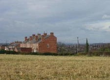 Photo 6x4 Spring Hill, Swingate Kimberley/SK4944 An somewhat isolated Vi c2007