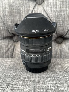 Sigma 10-20mm F4-5.6 EX DC HSM Ultra Wide Angle Lens for Canon w/ hood And Caps