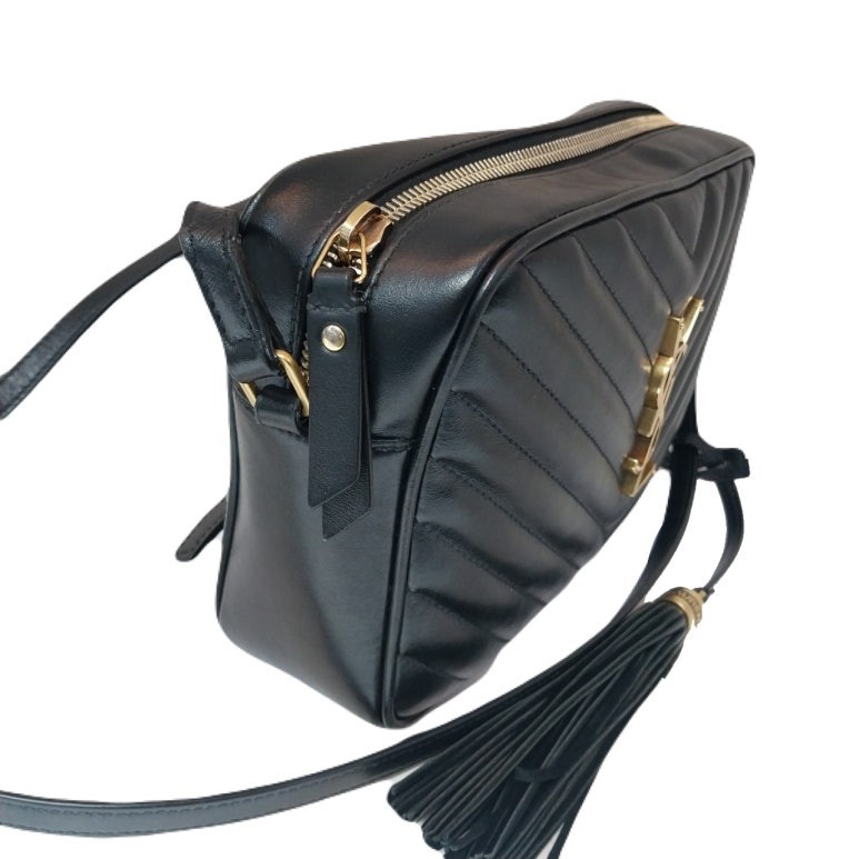 Borsa a tracolla Saint Laurent in pelle nera con logo YSL trapuntata LOU Lou fotocamera 612544