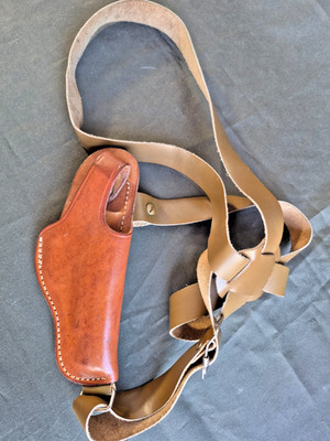 BIANCHI #13 LEATHER SHOULDER HOLSTER  RH  FITS 380 AUTO    R7