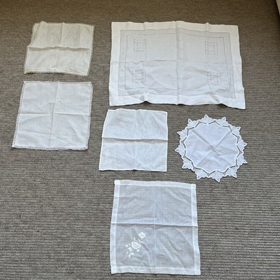Schönes antikes Tablett Tuch & Deckchen bestickt Spitze Quadrat Kreis Rechteck