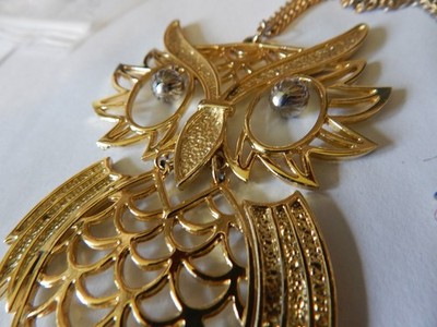 VTG 1960S OWL NECKLACE LARGE GOLD TONE DINGLE DANGLE EYES