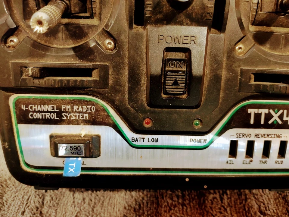 Transmisor de radio Heli-Max 4 canales 72,590 Mhz control remoto 40 sin probar Foto 4 de 4