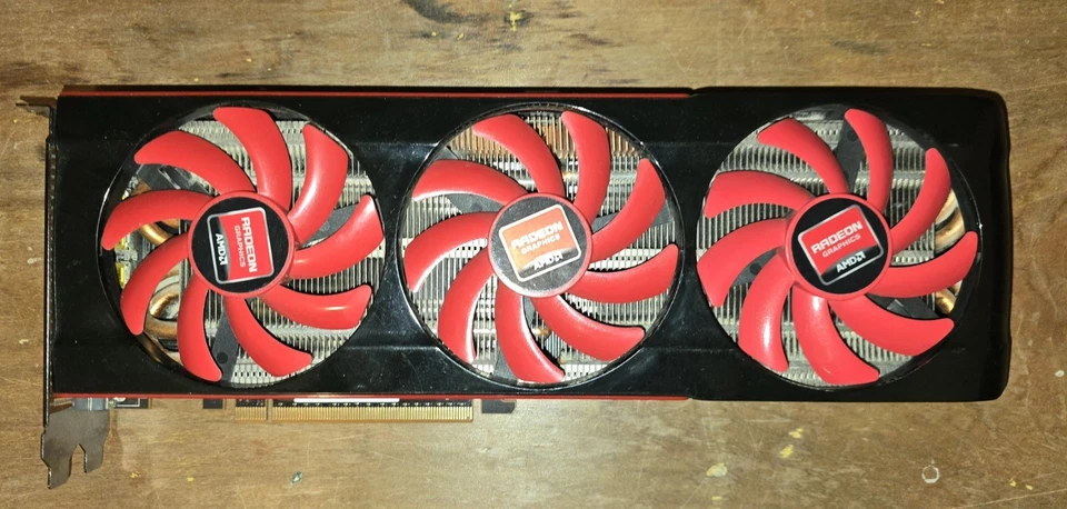 Dual GPU Radeon 7990 6GB w/ MiniDP Adapter - Image 2 of 4