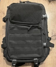 Sac à dos Tactique 35 à 40L molle et auto agrippant et zipper.