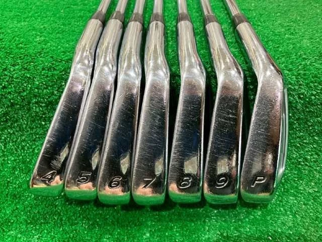 TaylorMade 300 Forged Iron Set 7pcs 4-PW Dynamic Gold Flex S300 - Image 3 of 4