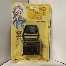 Vintage Durham 1978 OLD FASHION MINIATURES Metal Die-Cast Furniture Vanity