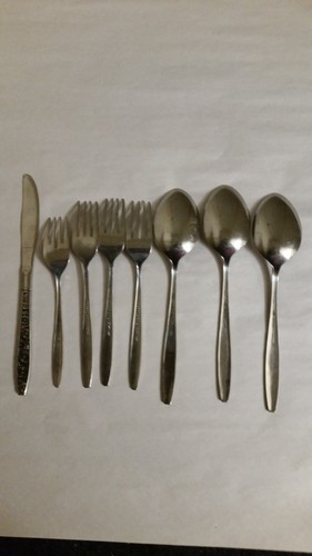 Japan-Korea Spring Bouquet Stainless Flatware Set of 8 Excellent - Picture 3 of 4