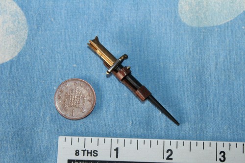 DID DRAGON IN DREAMS 1:6 SCALE WW1 British Bayonet Mackenzie B11012 - Picture 2 of 4