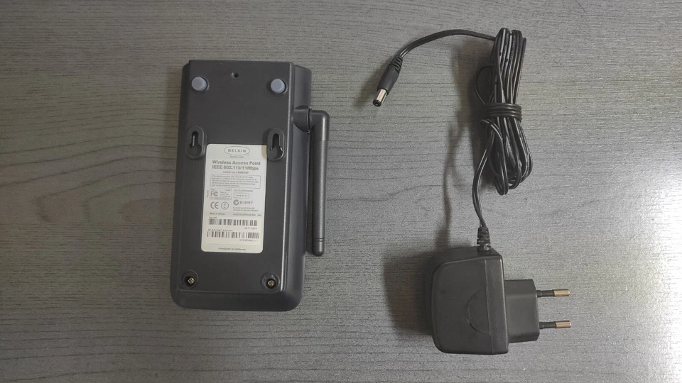 Belkin F5D6130 Wireless Access Point 802.11b/11 Mbps - Immagine 2 di 3