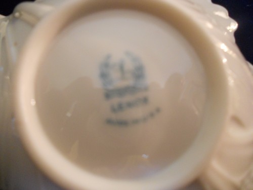 Lenox Ivory/Gold Rim Double Leaf Condiment Dish with Handle /Green Mark USA - Picture 5 of 5