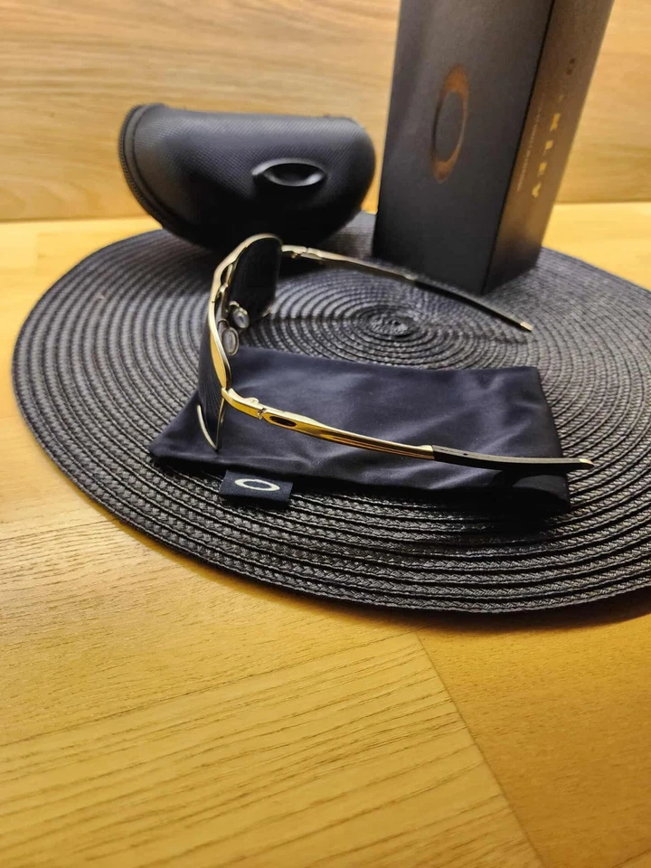 Lente plateada polarizada con marco de metal Oakley Gauge 8 ¡NUEVA! Foto 3 de 4