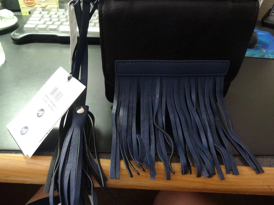 Urban Originals ¡Nuevo! Bandolera Freedom de cuero sintético con flecos Foto 2 de 4