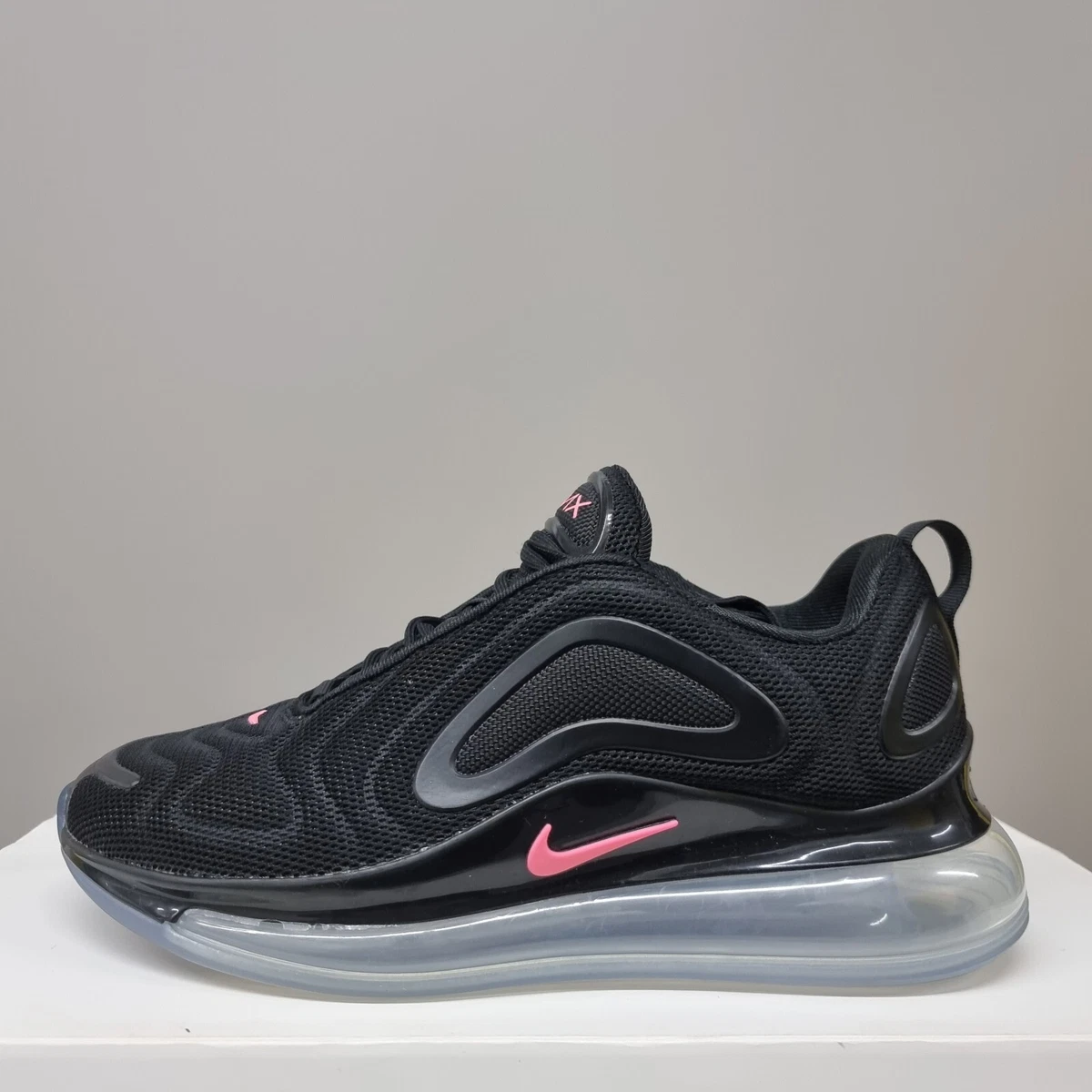 Nike black and pink air cheap max 720 trainers