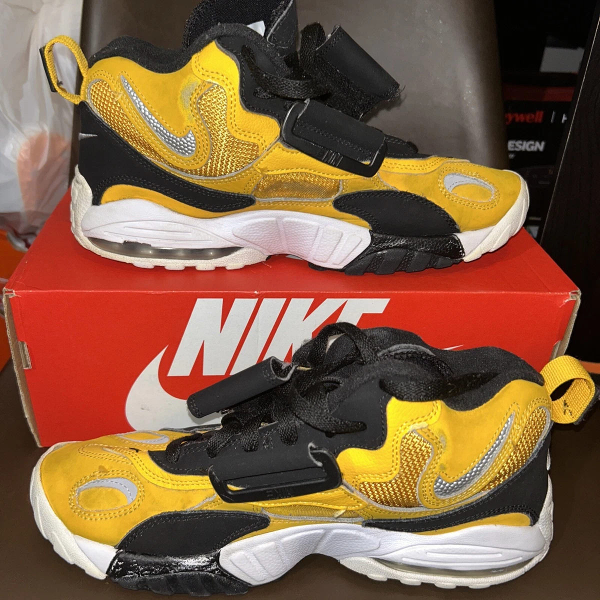 Nike air max hotsell speed turf steelers