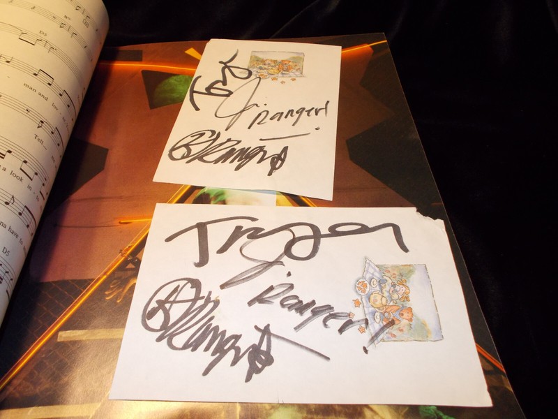 VINTAGE POWER RANGER AUTOGRAPHS COMIC-CON K Ranger, J. Ranger and ? SIGN SHEET
