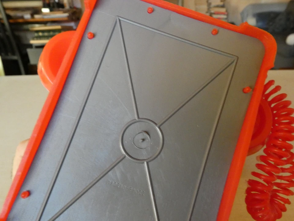 Jouet ancien vintage FALK   téléphone télé baby rouge  17  cm complet   boite - Photo 2/4