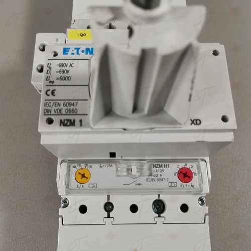 Eaton NZM1 + NZMH1 - Picture 2 of 2