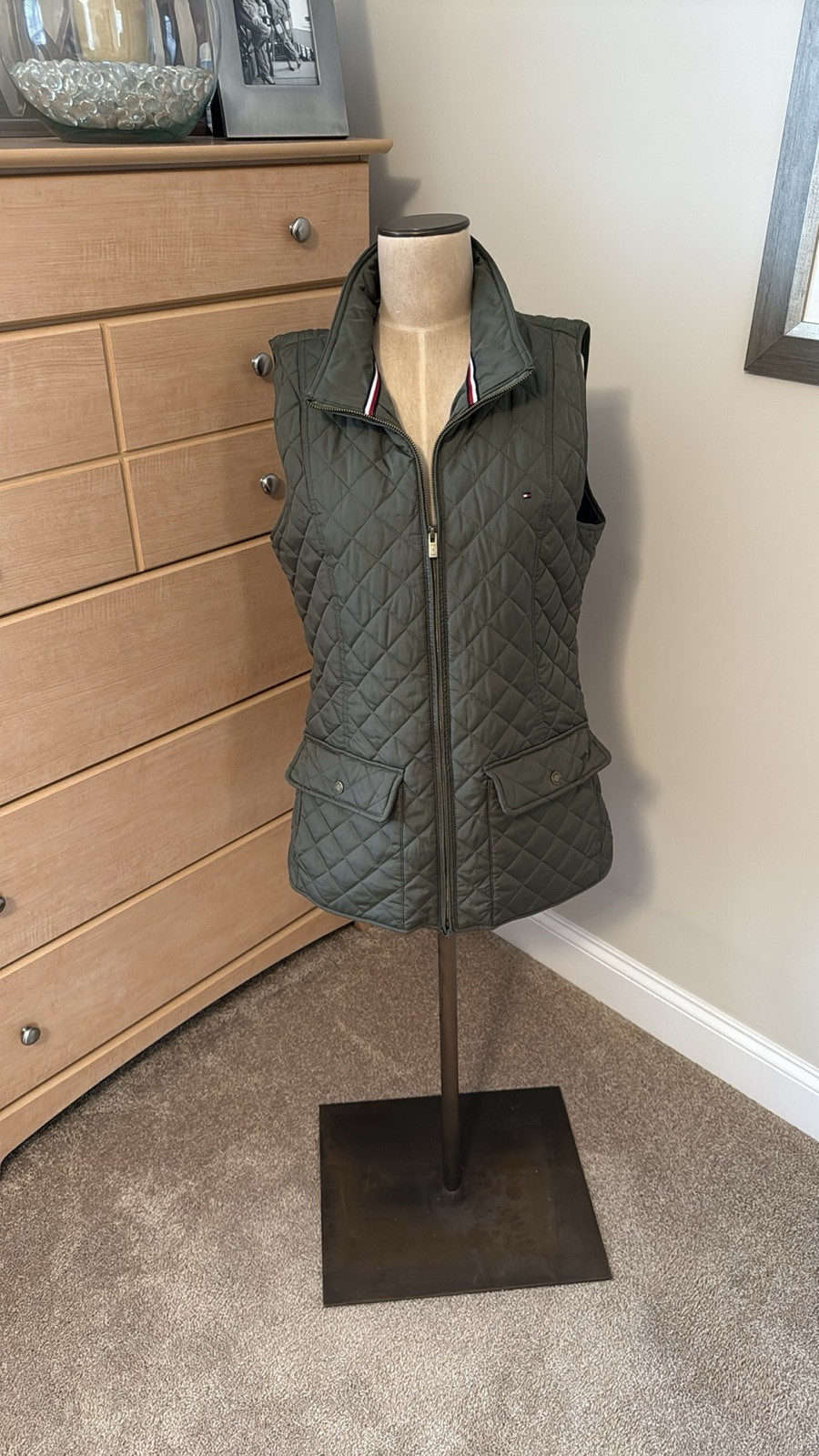 Tommy Hilfiger Women’s Olive Green Quilted Vest Size LARGE