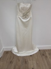 Pronovias Size 8 Ivory Strapless Wedding Gown