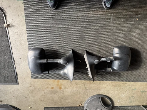02 F250 Super duty tow mirror black extendable pair left and right driver and pa