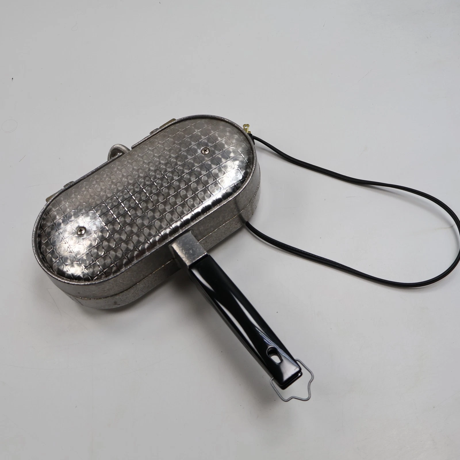 C. Palmer Mfg. Model 110 Vintage Electric Belgian Waffle Iron Maker 800W 120V