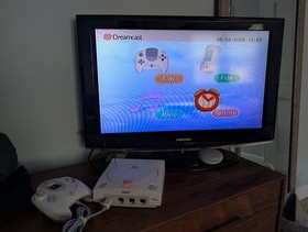 Sega Dreamcast Game Console - Original box, 1 controller and wires. Tested.