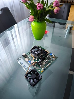 Mainboard LGA 1150 & I3-4160 2xKerne 4xThreads 3,6Ghz mit CPU Kühler & 8GB RAM