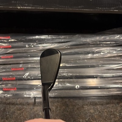 Takomo Dark Irons 301 CB 4-PW, KBS Tour 130 X Black pearl Shft