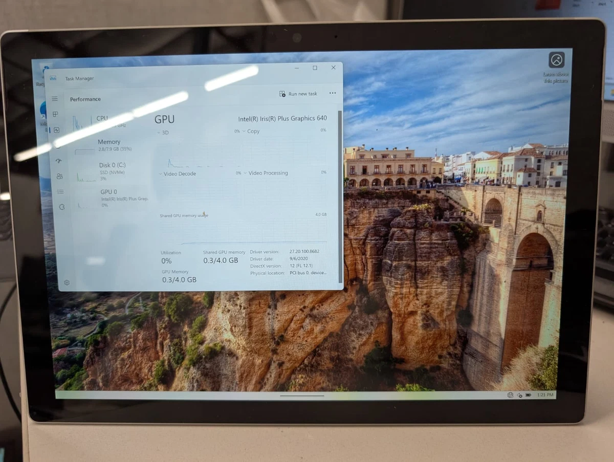 Microsoft Surface Pro Intel Core i7 7th Gen. 8 GB RAM PC Laptops