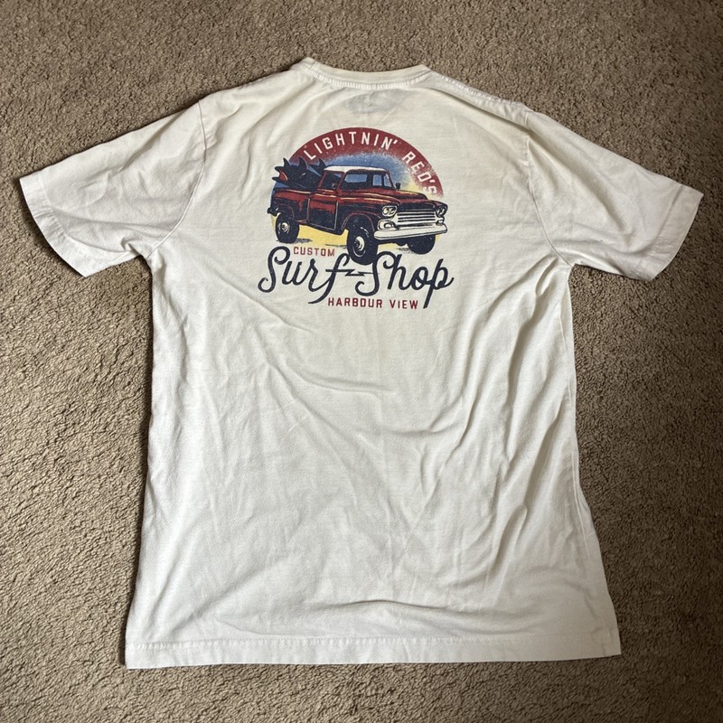 Izod Saltwater T Shirt Men Medium White Relaxed Classic Truck Surf Lightnin' Red
