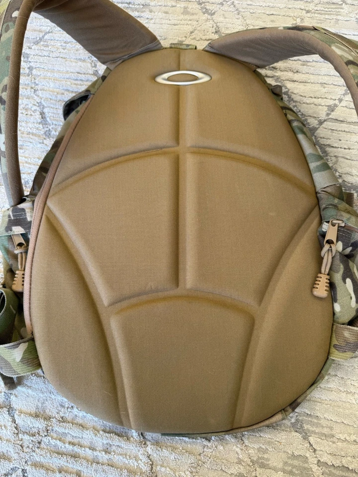 Mochila Oakley Icon 2.0 Multicam Camuflada Foto 4 de 4