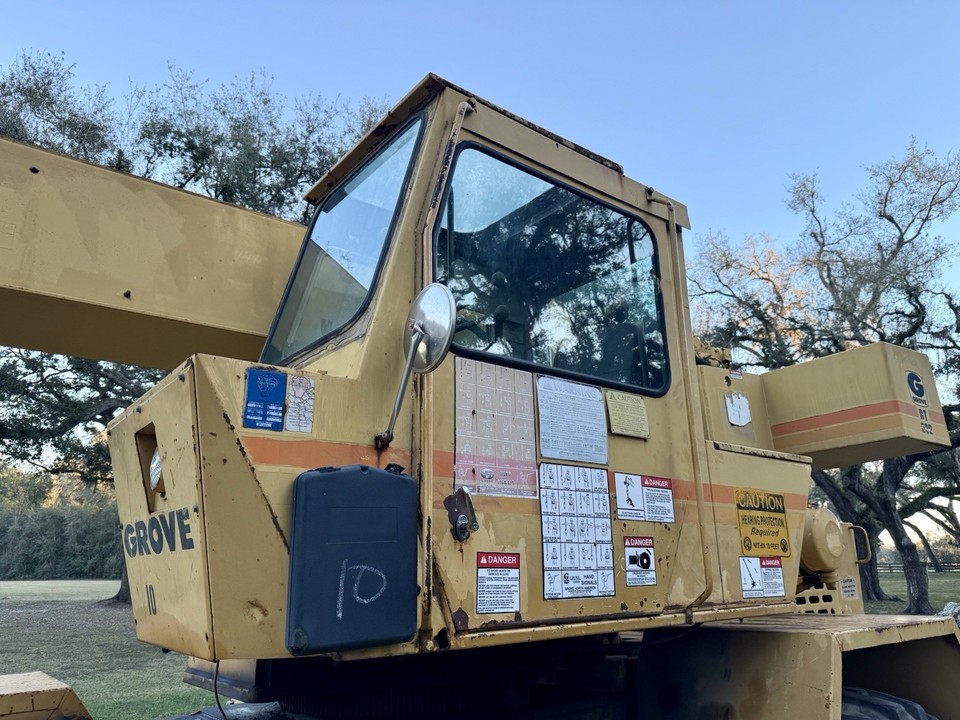 Grove RT522 22-Ton Rough Terrain Crane - 4X4 - DUETZ DIESEL ...