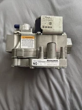 1- Never Used Honeywell VR9205R2363 NATURAL GAS VALVE P/N103016-01