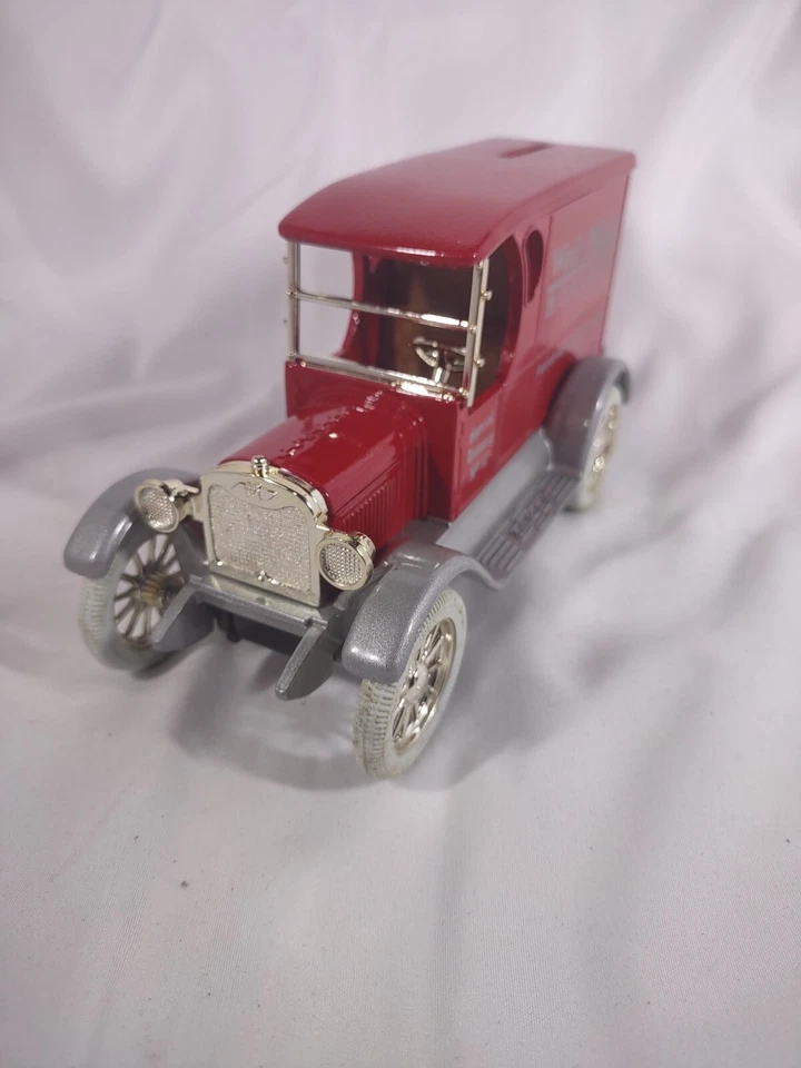 Ertl 1923 Chevrolet 1/2 Ton Truck Bank Weil-McLain Boilers Red 1/25 Diecast NIB - Image 4 of 4