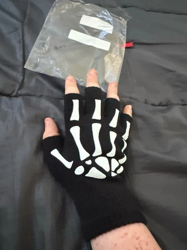 Guantes Esqueleto Calavera Medio Dedo Luminosos Estilo Halloween Mitón Negro Para Niños Foto 4 de 4