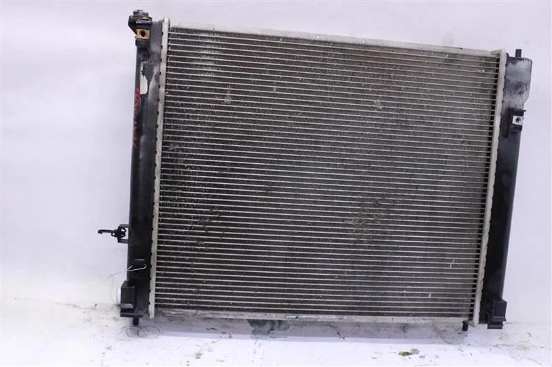 RADIATOR Nissan Versa 13 14 15 16 17 18 19 AT 1321128 Foto 2 de 4