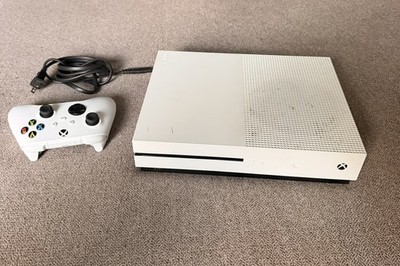 Xbox one s with controller