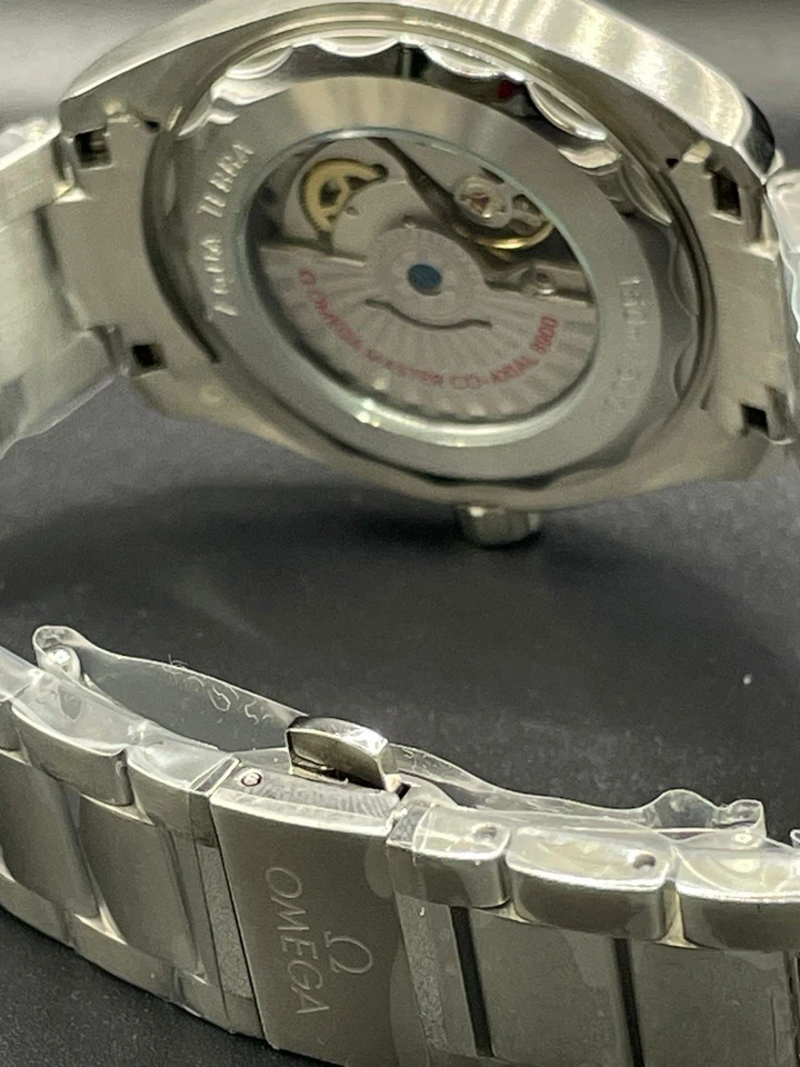 Orologio da uomo, cinturino e cassa argento con quadrante nero - Immagine 4 di 4