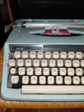 Vintage Sears Tutor Portable Manual Typewriter Model 871-1960 Retro Blue & Case  thumbnail