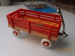 town & country radio flyer wagon