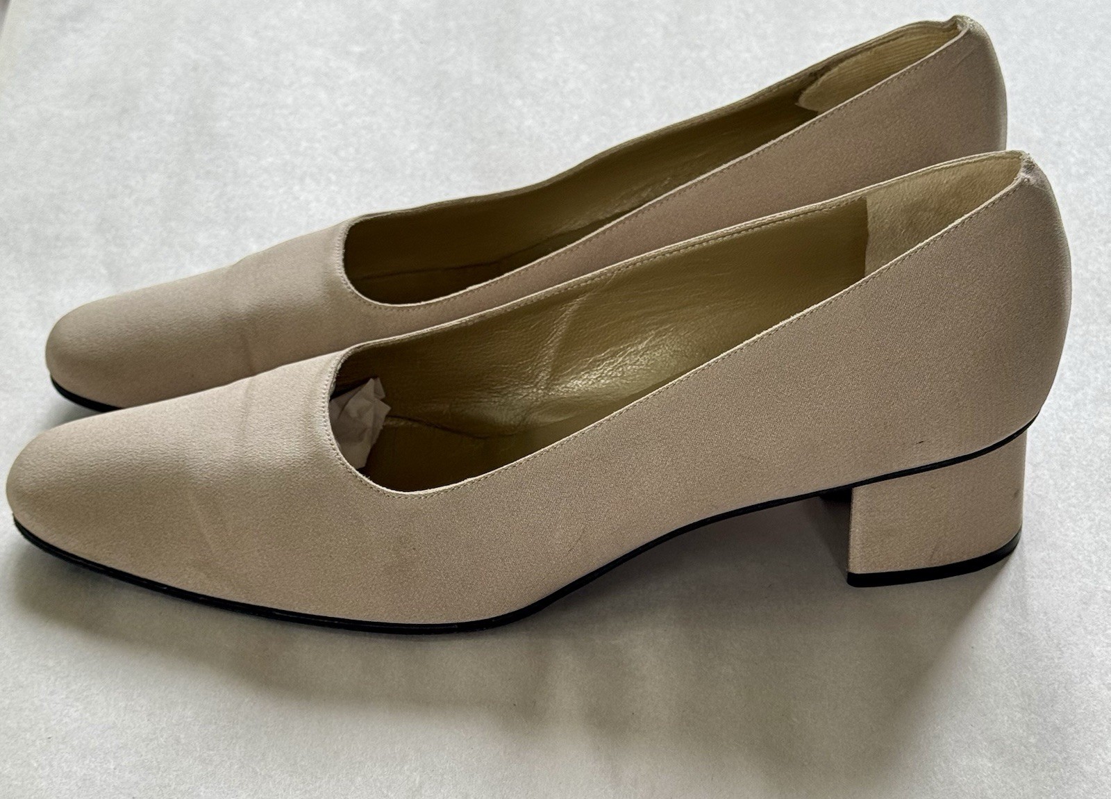 Decolte vintage Yves Saint Laurent 8 5 M beige raso tacco a blocco Italia suola pelle