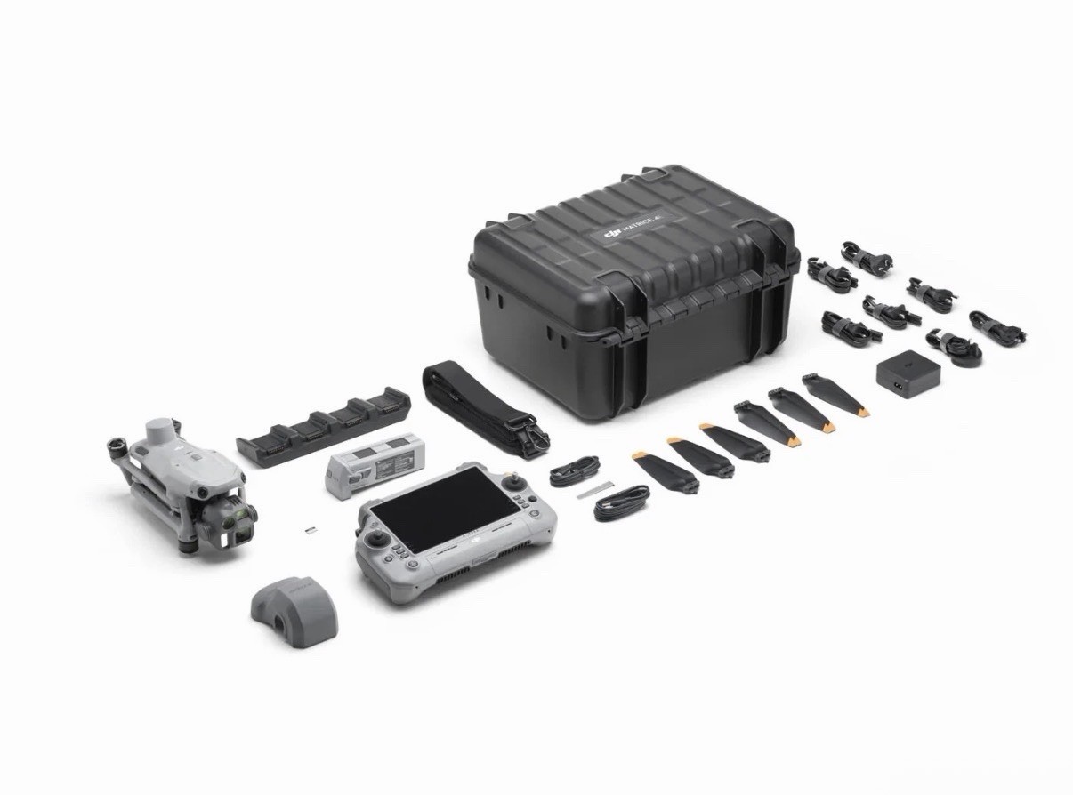 DJI Matrice 4E Flagship Intelligent Multi-Sensor Compact Drone