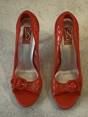 VICTORIA SPENSER Woman's Shoes Size 8 1/2 M Red Lace with Buckle