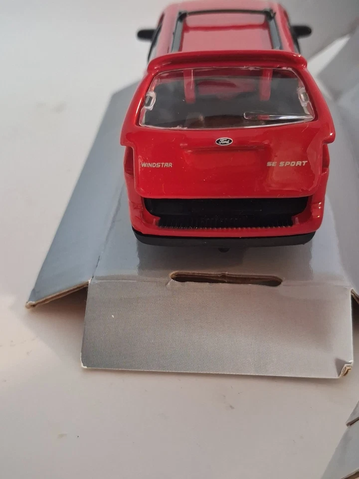 Ford Windstar Se Sport Mondo Motors scala 1:43. Nuova, vintage. - Immagine 4 di 4