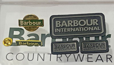 BARBOUR Pin Anstecker Sammlung Five Patch 5 x Jacke Mütze Kappe Mantel Wachs AUSVERKAUF