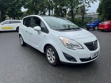 White Vauxhall MERIVA 2011